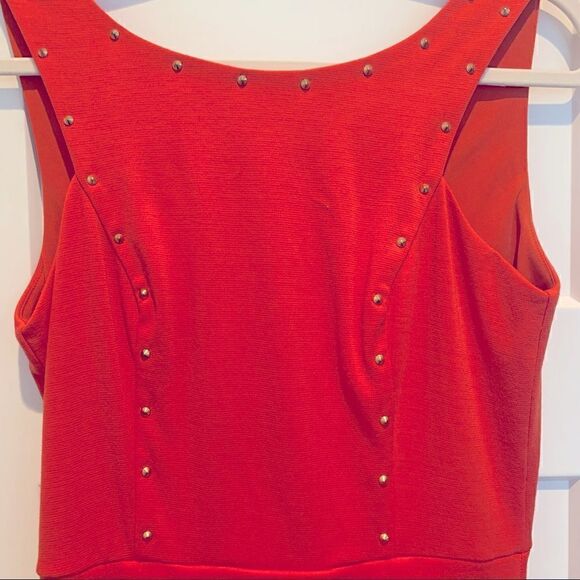 Mystic Sleeveless Open Back Coral Dress with Gold Studs Women’s Large (L) - Picture 3 of 5
